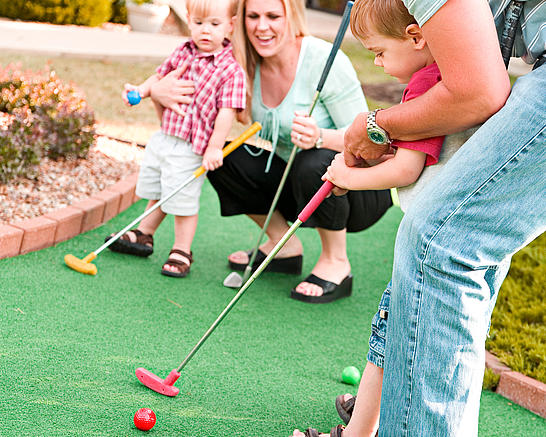 Sun Coast Im Schlosspark - Biergarten & Golf-spaß In Paderborn ᐅAdventuregolf an den Fischteichen in Paderborn