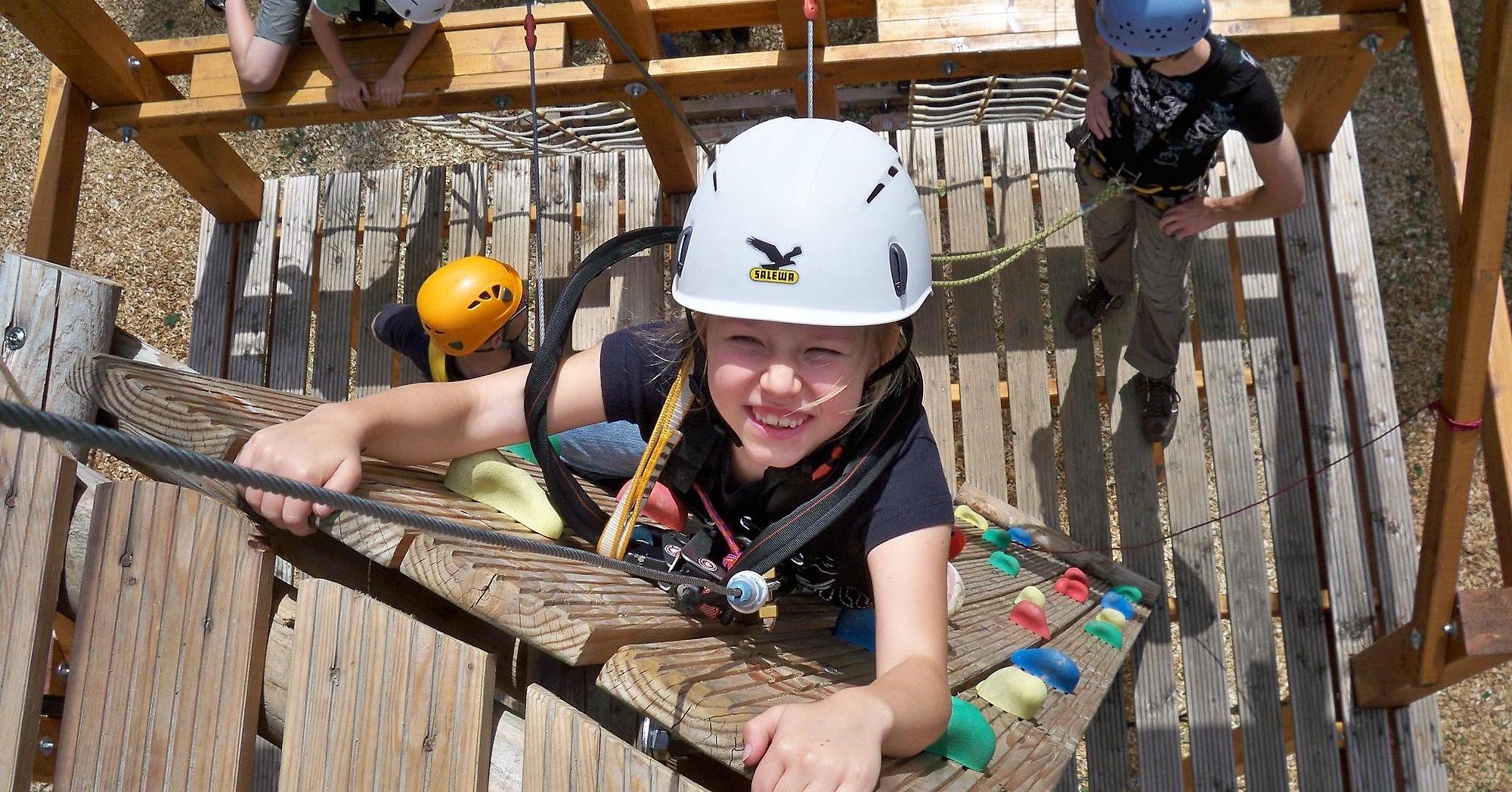 ᐅ Kindergeburtstag im Kletterpark Bielefeld feiern